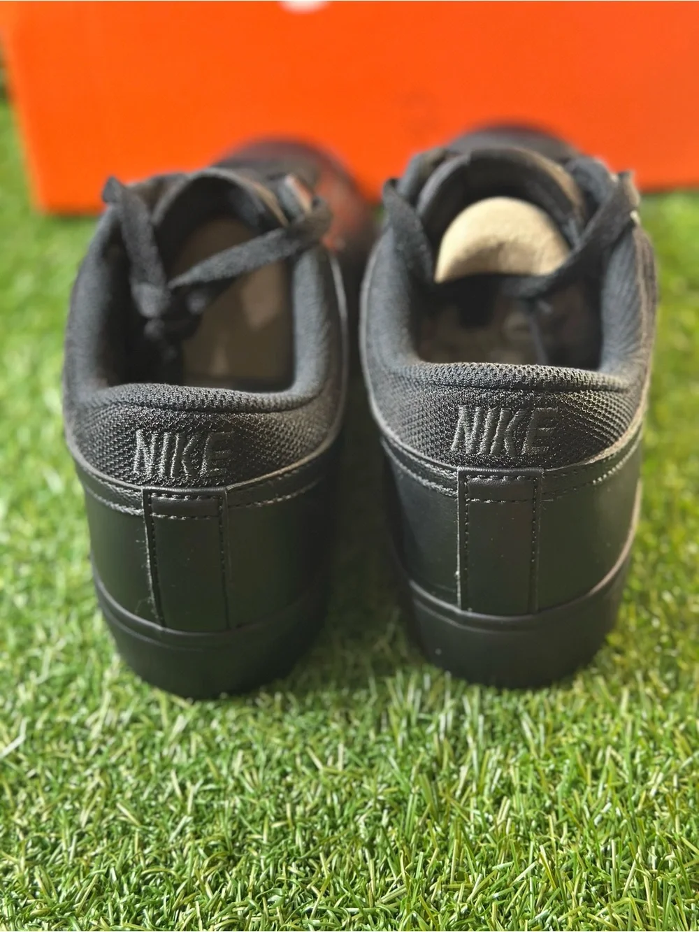 NIKE MATCH SUPREME LEATHER, SIZE 7.5 MENS, COLOR, BLACK/ GUM- LIGHT BROWN, NEW